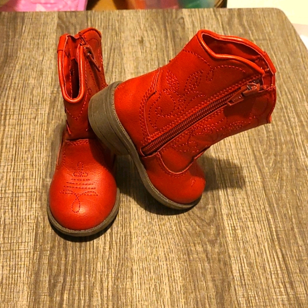 Bright red cowgirl boots (size 5)